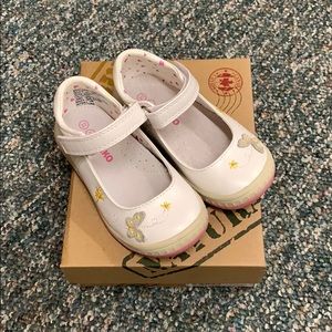 NEW! Girls 7 Toddler Shoes - White with Butterfly